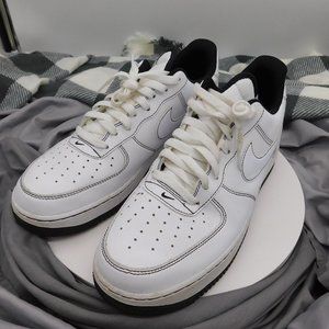 Nike Air Force 1 Men Size 11 White Black